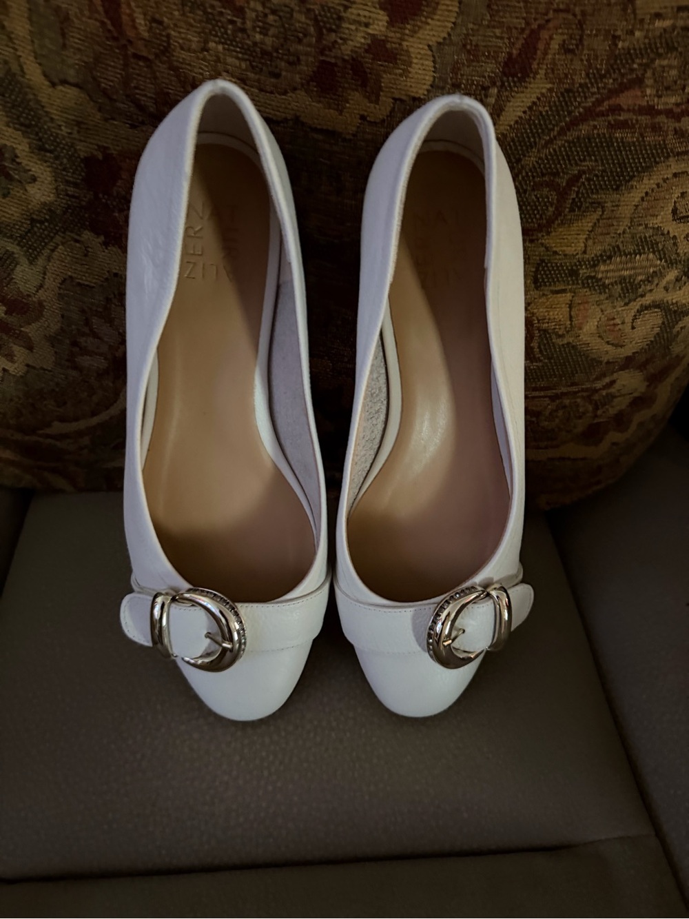 Naturalizer White Leather Heeled Pumps with Silver Buckle